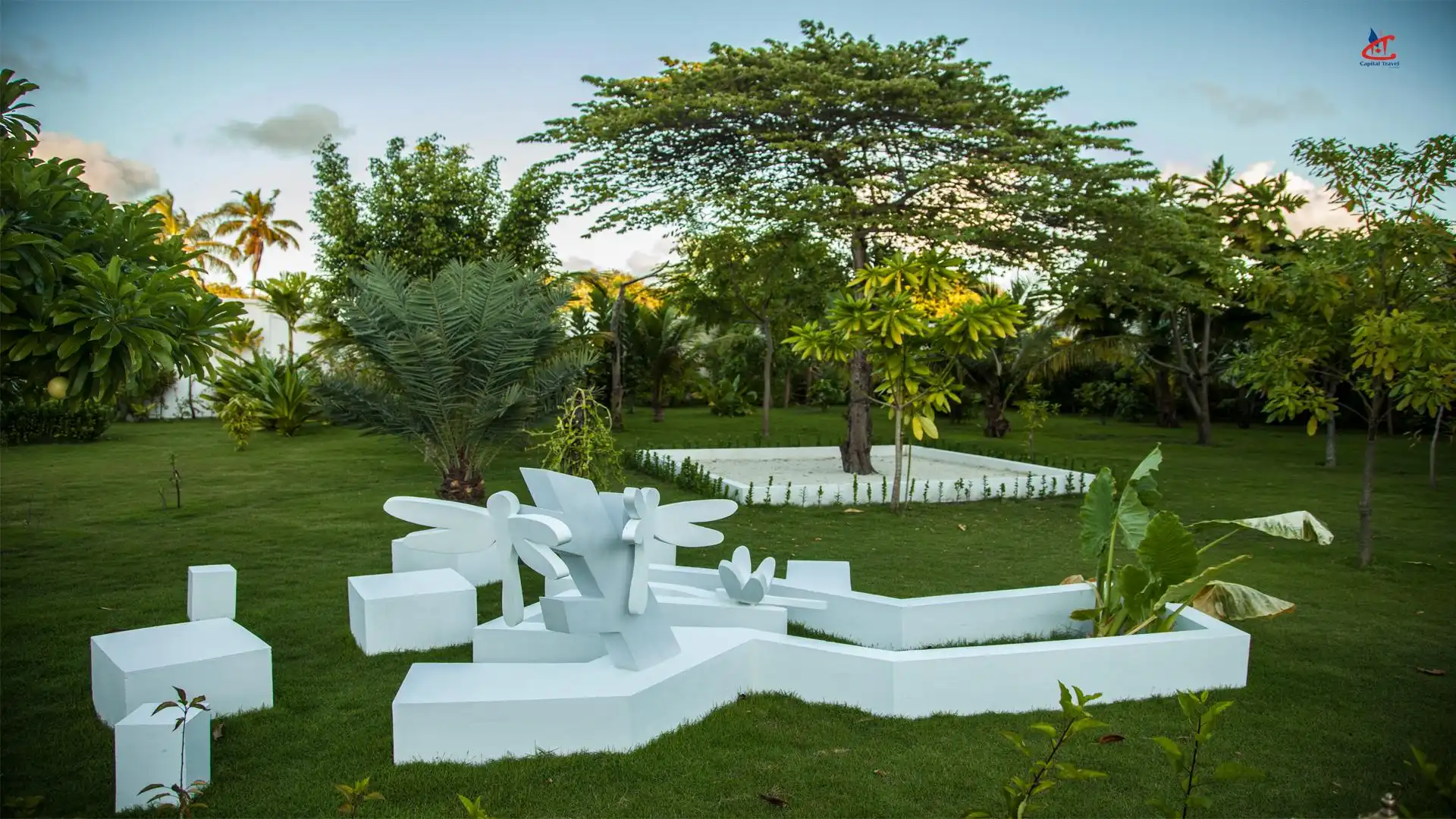 Amra Palace Hotel Maldives Garden