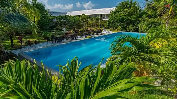 Amra Palace Hotel Maldives Pool Laamu Atoll