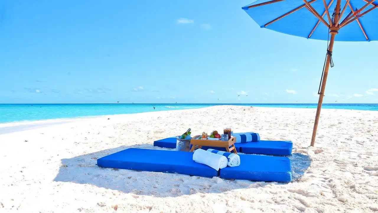 Bandos Maldives Island Resort Beach