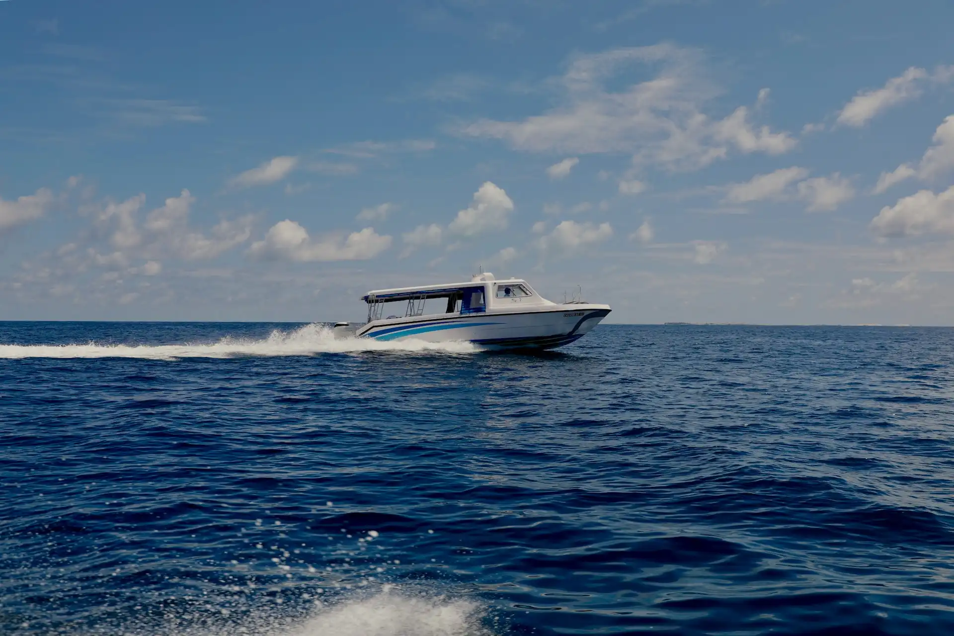 Maldives speedboat transfers